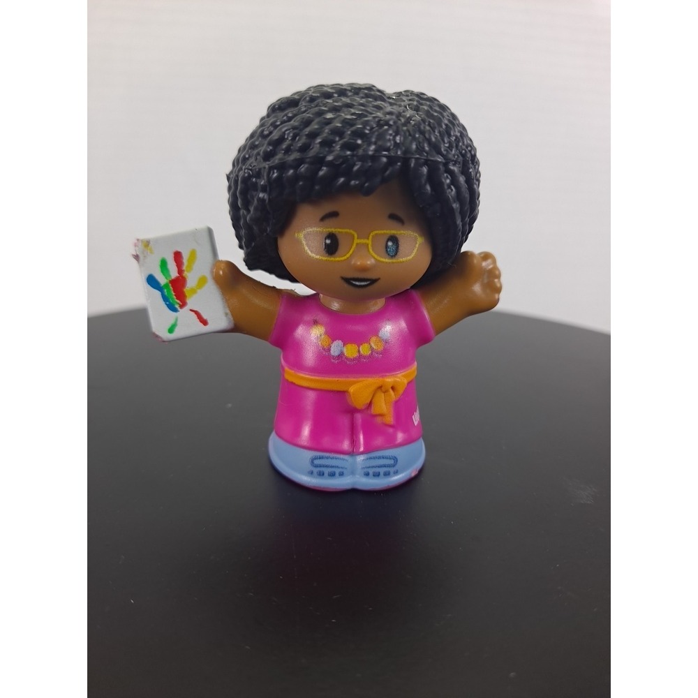 Fisher Price‎ Little People African American Art Teacher Holding Painting 2021